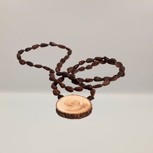 Halskette mit Zedernholzanhänger Ø 45-50 mm